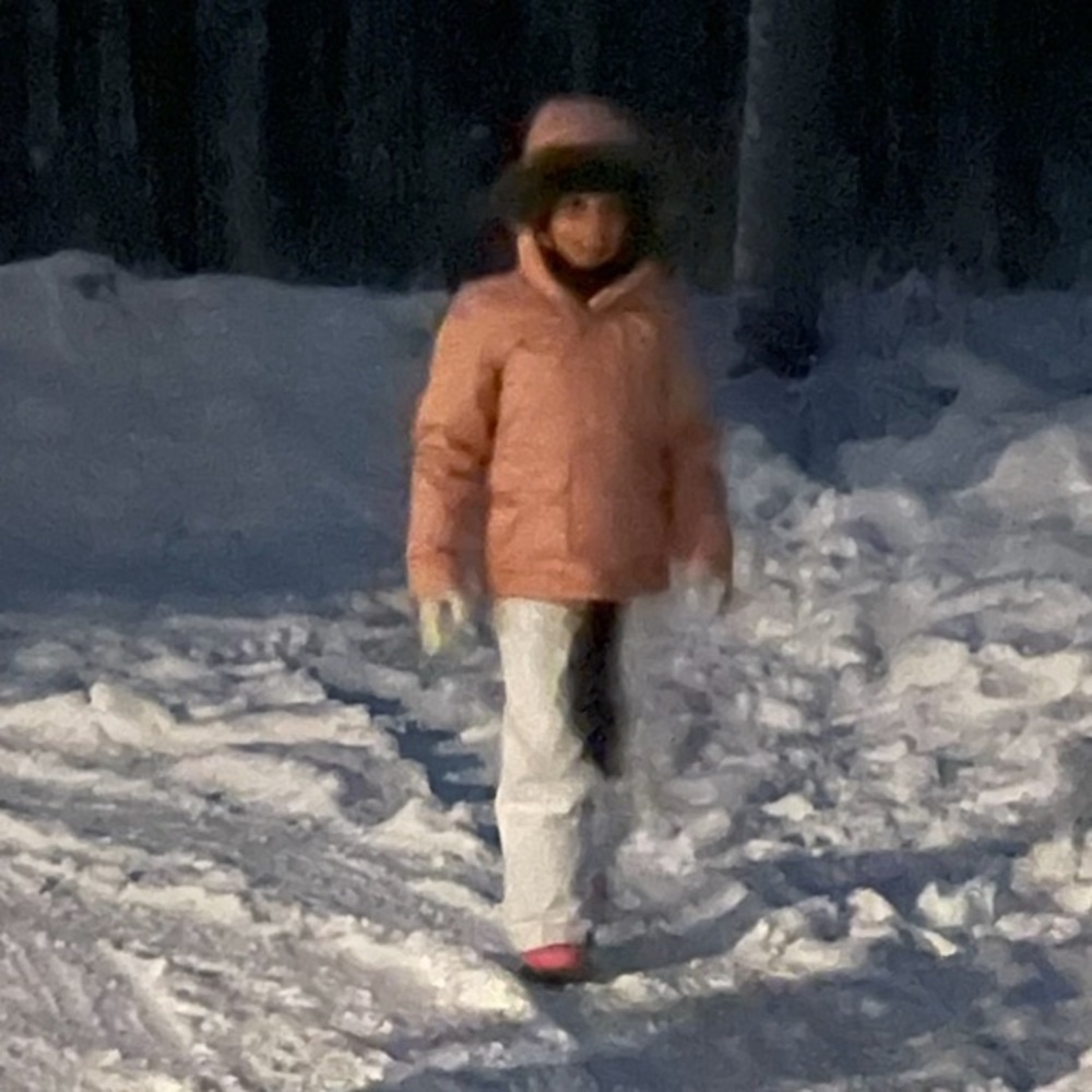 White pre worn Columbia ski pants size 7/8